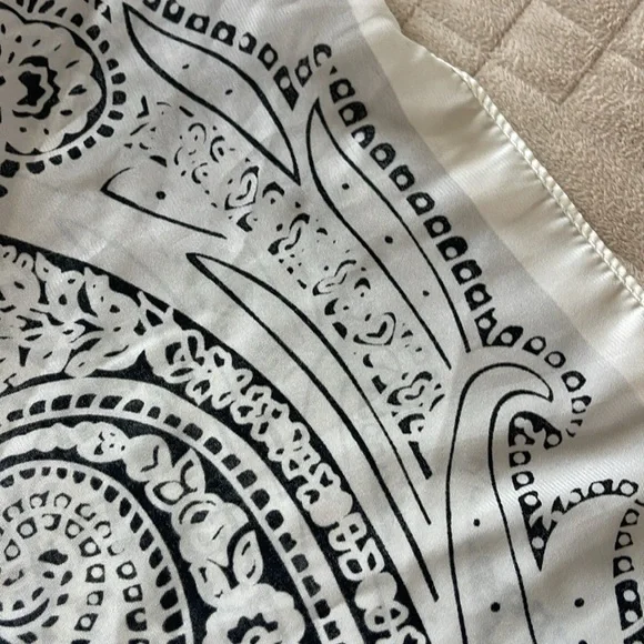 Hot Honey Scarf - Picture 3 of 4